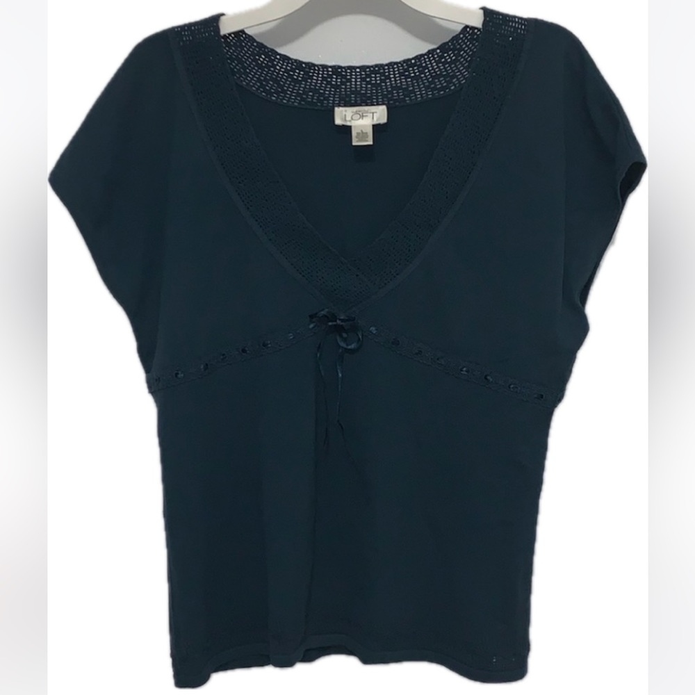 Ann Taylor LOFT lined lace deep v-neck dark green top size Large